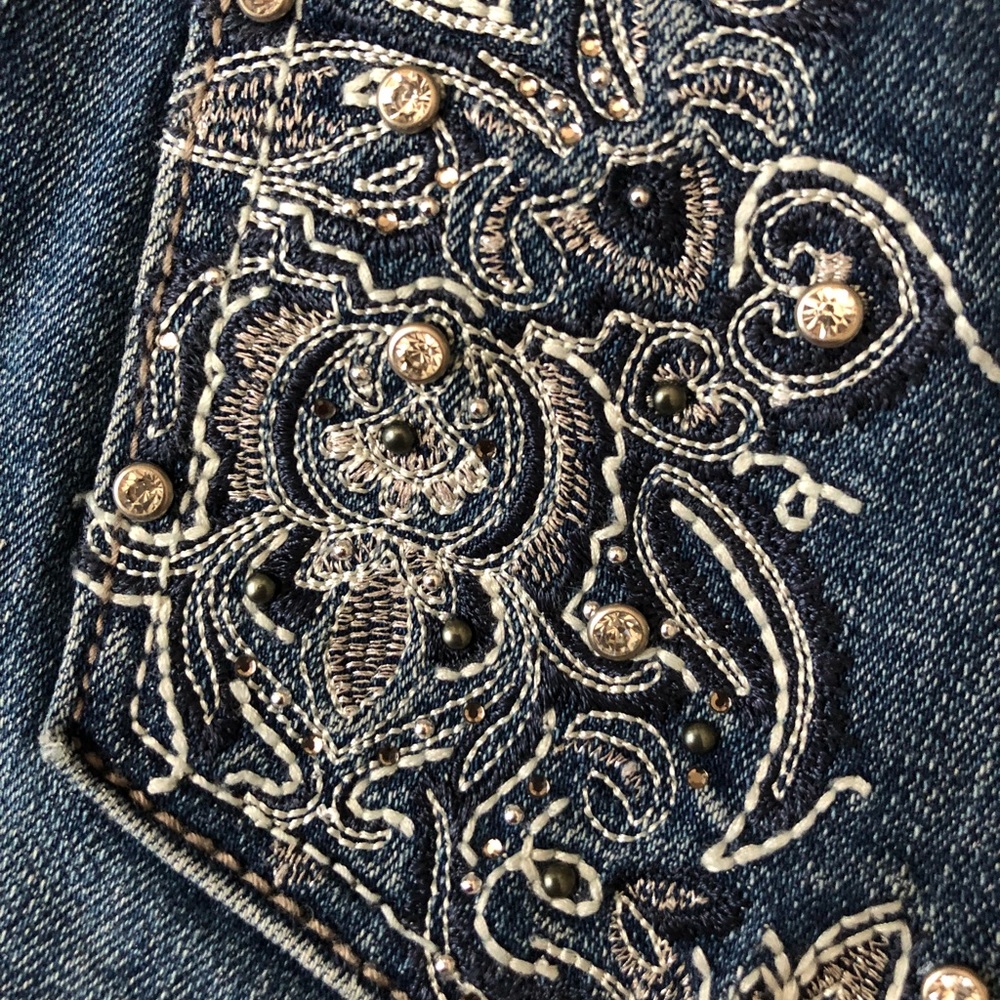 White House Black Market Slim Crop Jeans